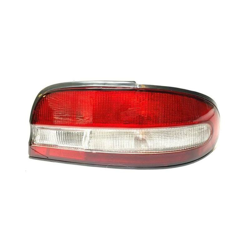Luz trasera derecha del Nissan Altima 1995-1997